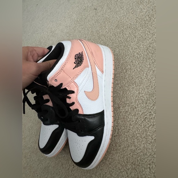 Air Jordan 1 Mid in Arctic Orange - Picture 7 of 9